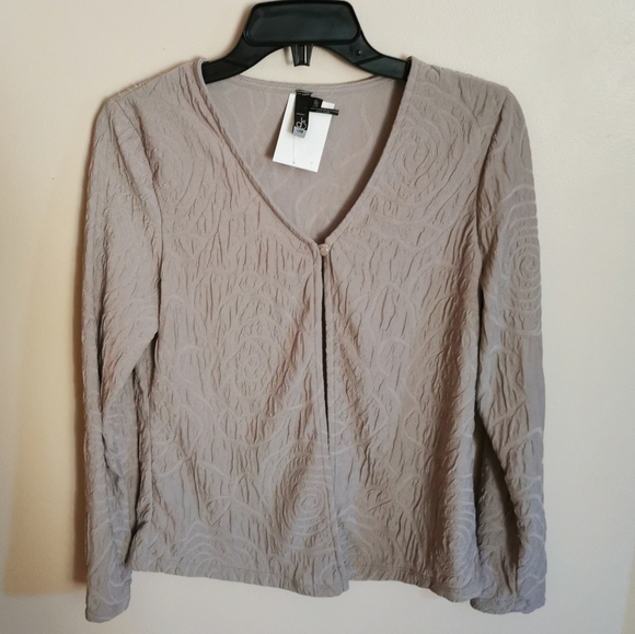 Bnwt  cardigan, made in Canada, size S - Picture 1 of 4